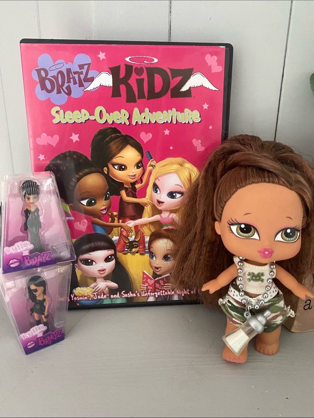 MGA Bratz Babyz Doll Triiiplets Kersara / Bratz Kidz DVD